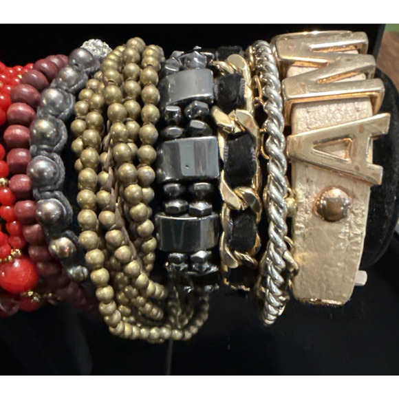 Lot of 17 Mixed Bracelets Bangles Stretch Leather Stone Wrap Wear or Resell - Picture 16 of 16